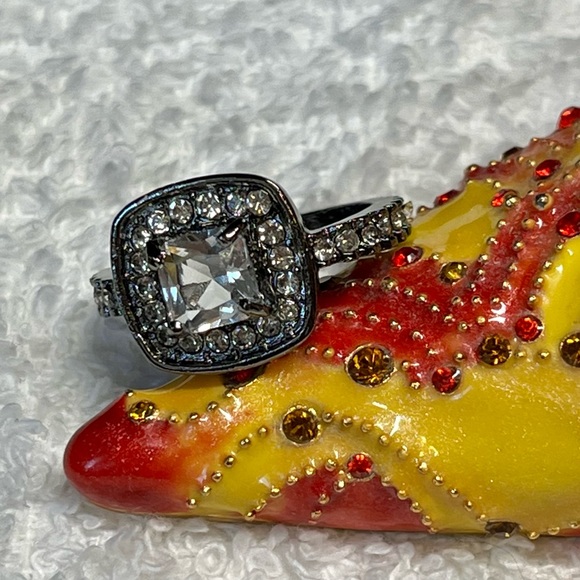 Black metal halo ring - Picture 6 of 7